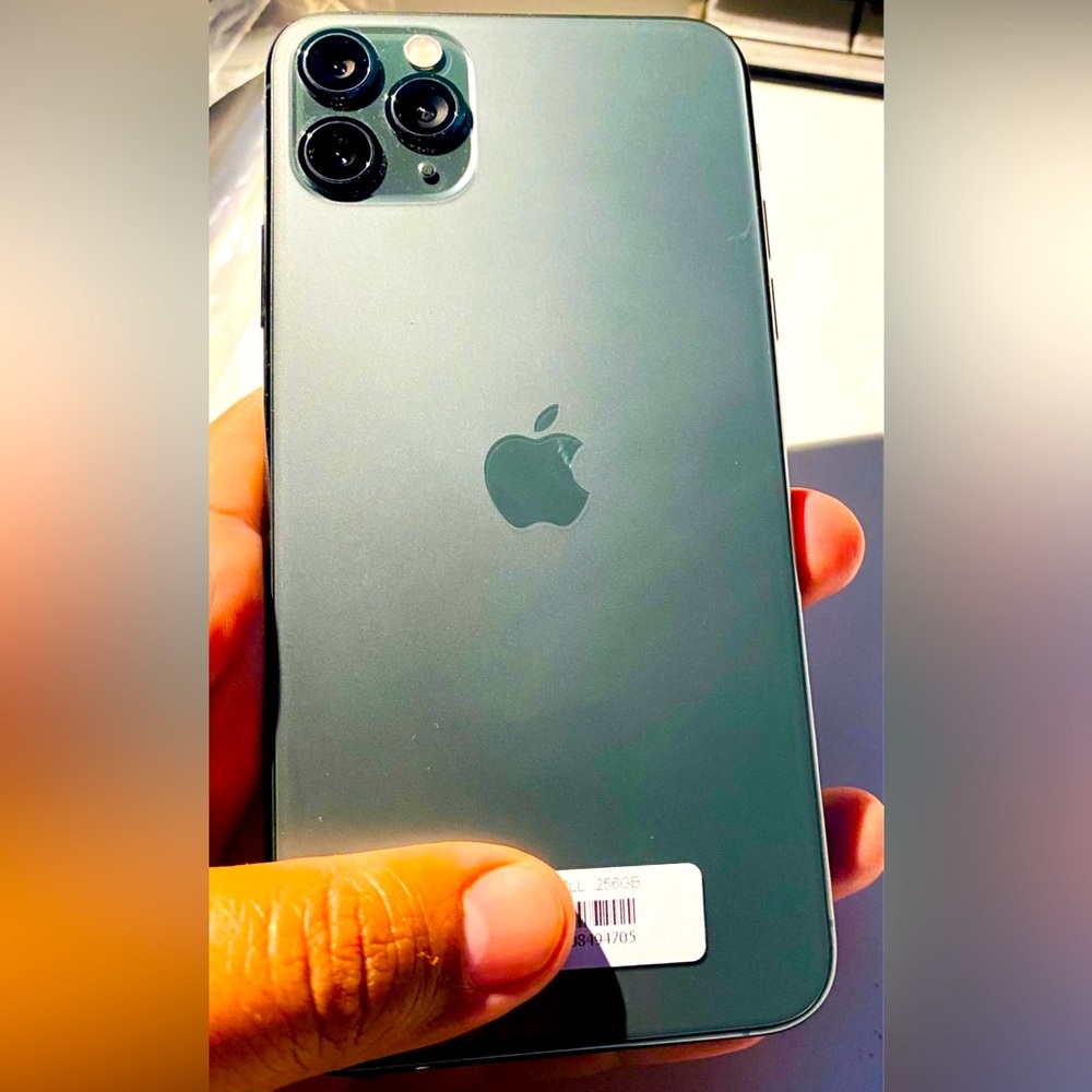 iPhone 11 PRO Max- 64gb - Unlocked